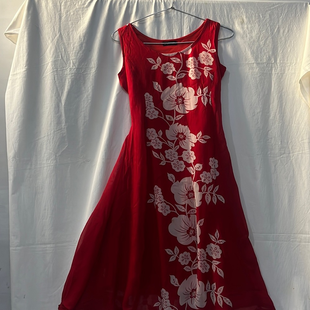 Stylish And Fancy Red and White Floral Dress - Picture 1 of 3